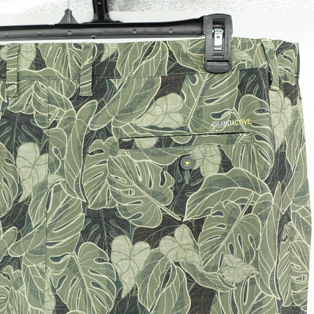 Tommy Bahama Swim Trunks SZ 42 10" Cayman Camo Dunes IslandZone Cargo Athleisure - Picture 5 of 13